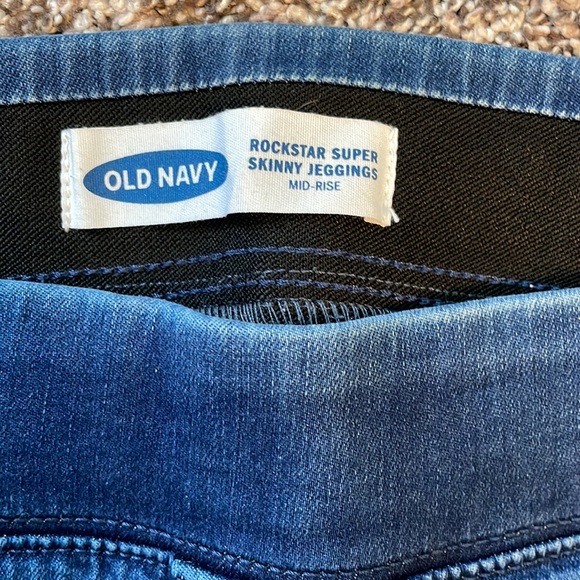 Old Navy Rockstar Super Skinny Jeggings - Picture 3 of 4